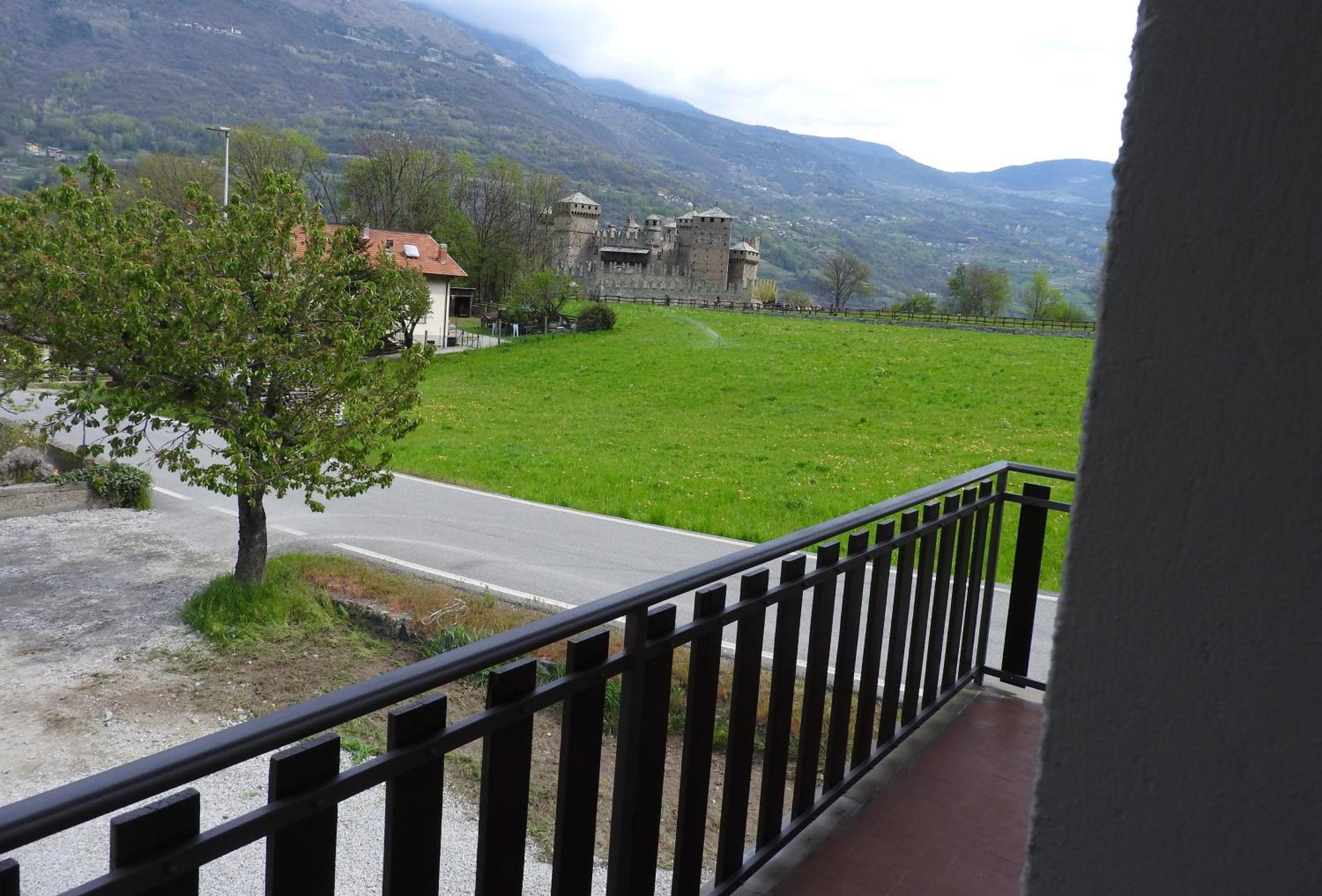 Vue Du Chateau Villa Fenis Kültér fotó