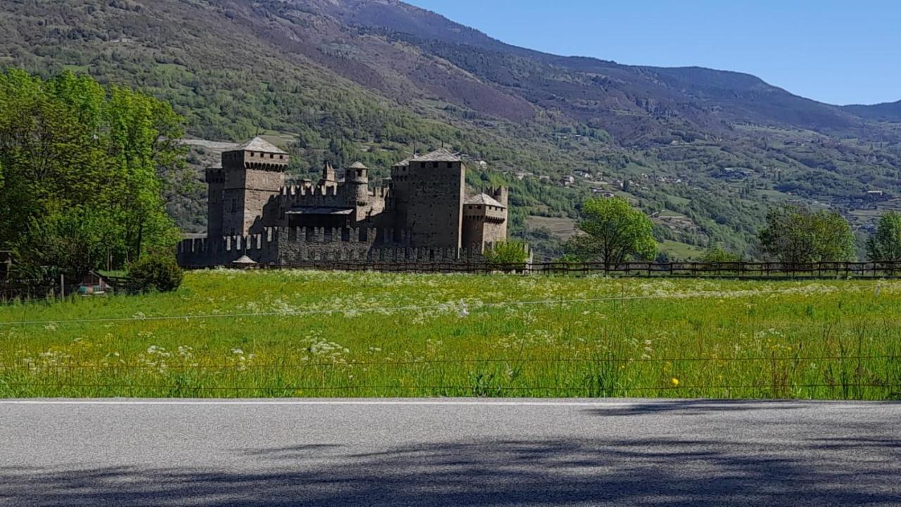 Vue Du Chateau Villa Fenis Kültér fotó