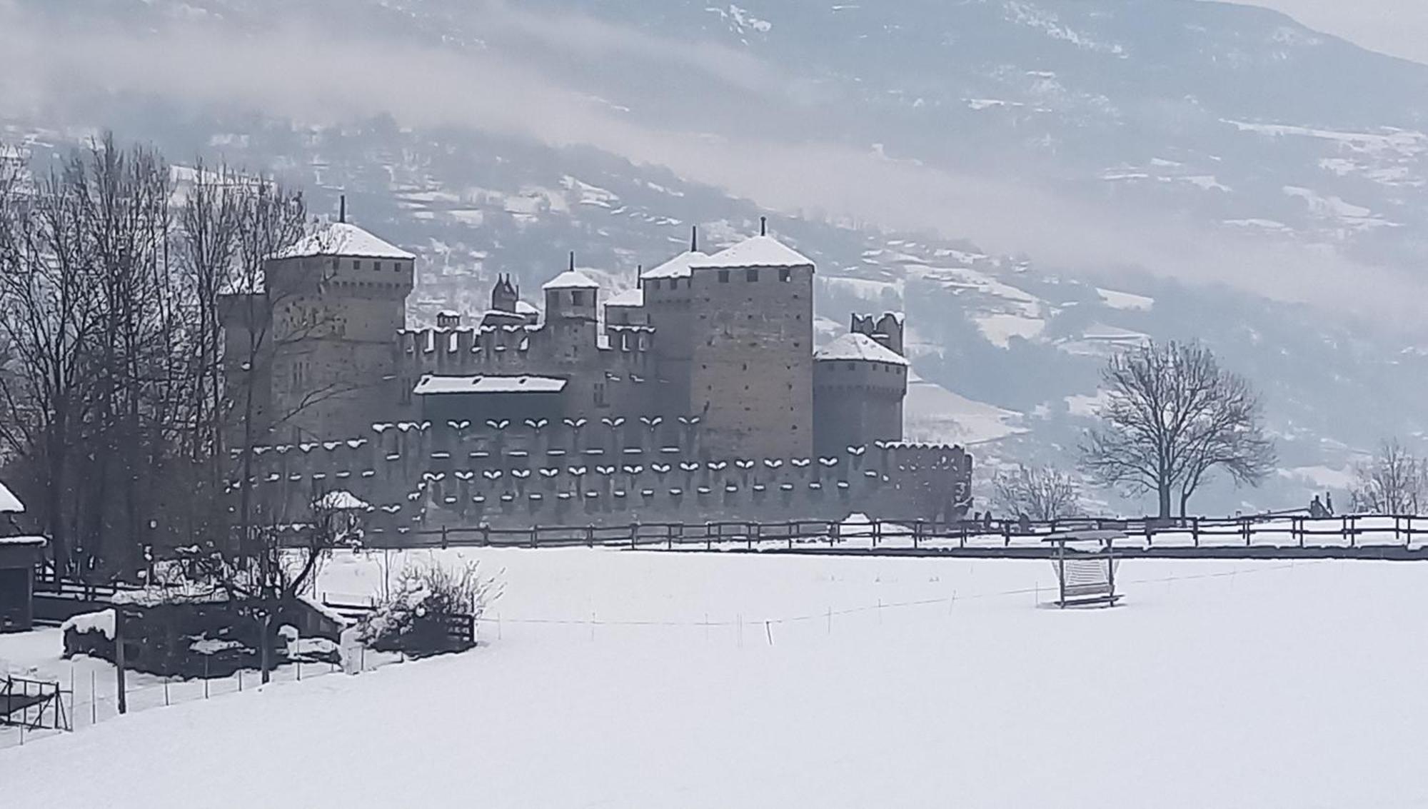 Vue Du Chateau Villa Fenis Kültér fotó